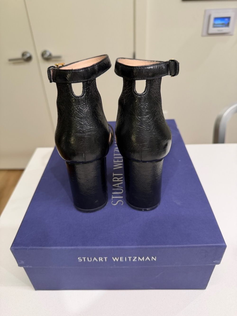 Stuart Weitzman Lessnudist Black Patent Leather Block Heel Sandal Size 7 W/ Box - Picture 5 of 9